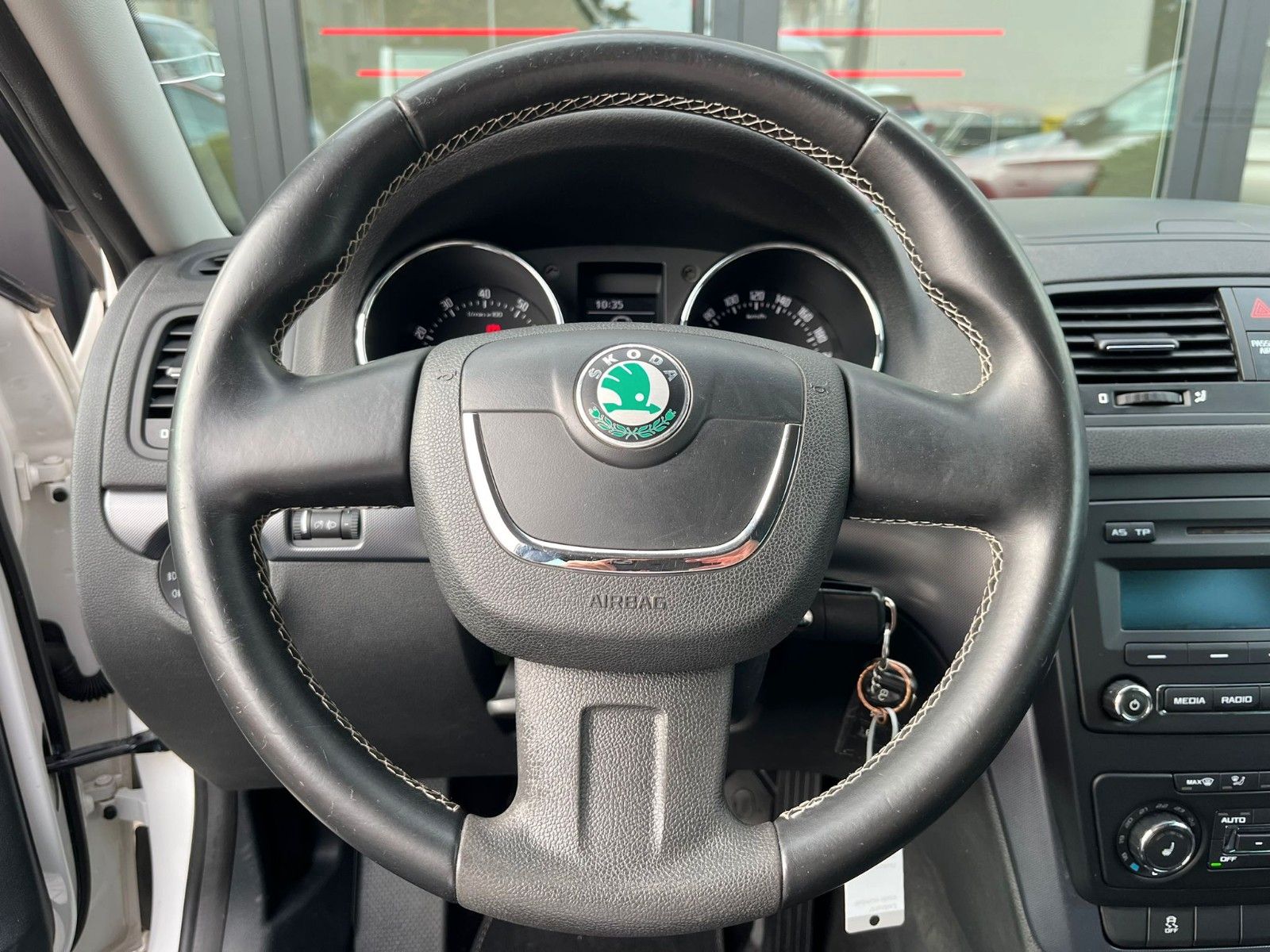 Fahrzeugabbildung SKODA Yeti 1.4TSI Adventure*1.Hand*Allwetter*