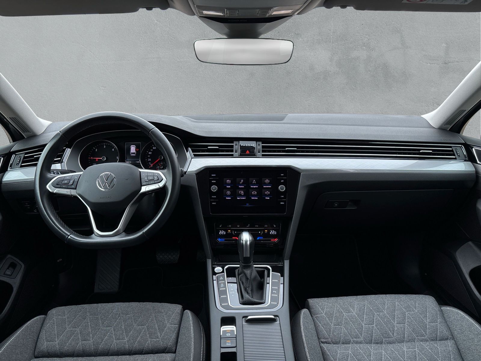 Fahrzeugabbildung Volkswagen Passat Variant 2.0 TDI Business AHK DCC Standhzg