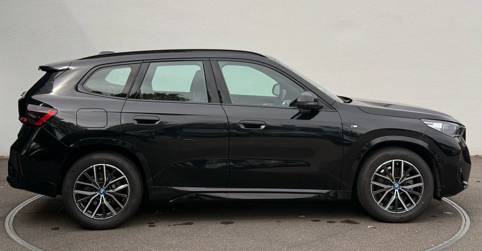BMW iX1 xDrive20 M SPORT HUD AHK KAMERA ACC HK SOUND foto 5