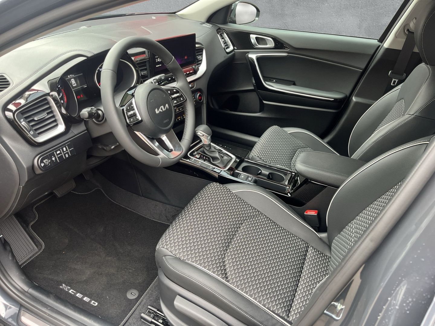 Fahrzeugabbildung Kia XCeed VISION 1.6 T-GDI *KOMFORT-PLUS-PAKET*