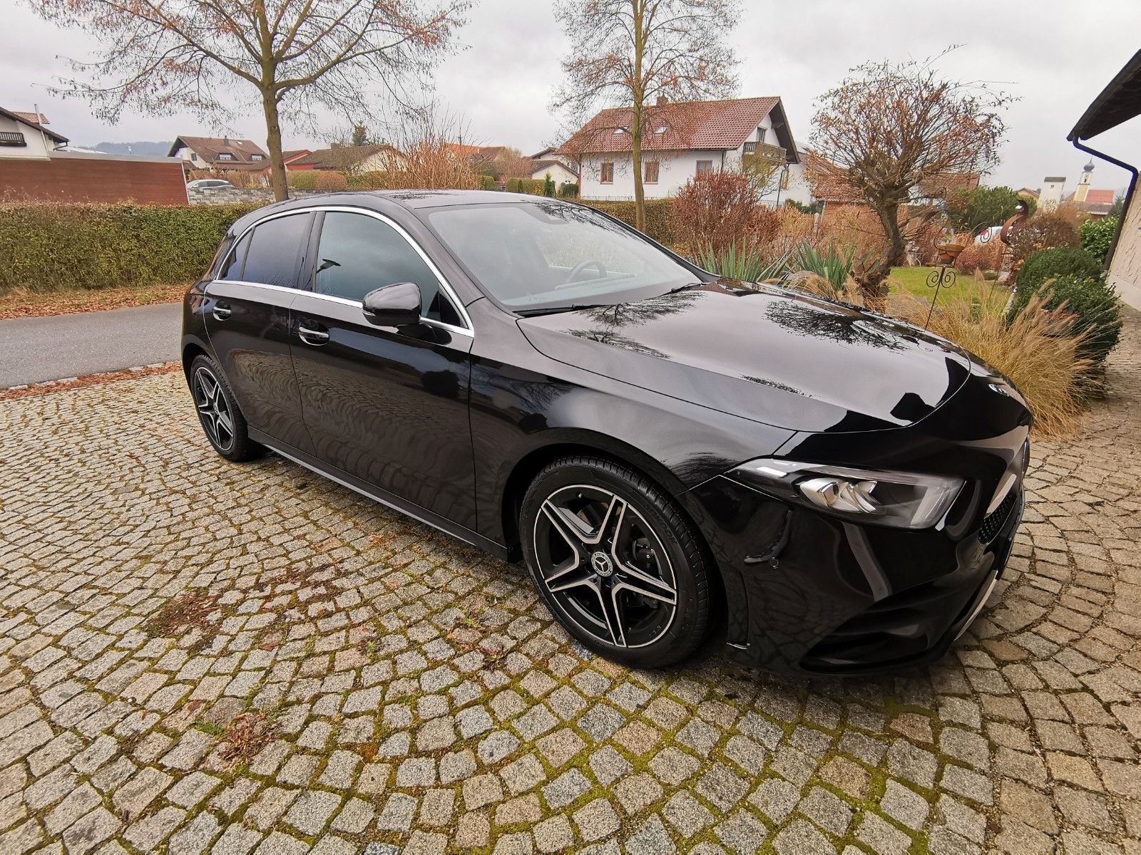 MERCEDES-BENZ A 220 DCT 