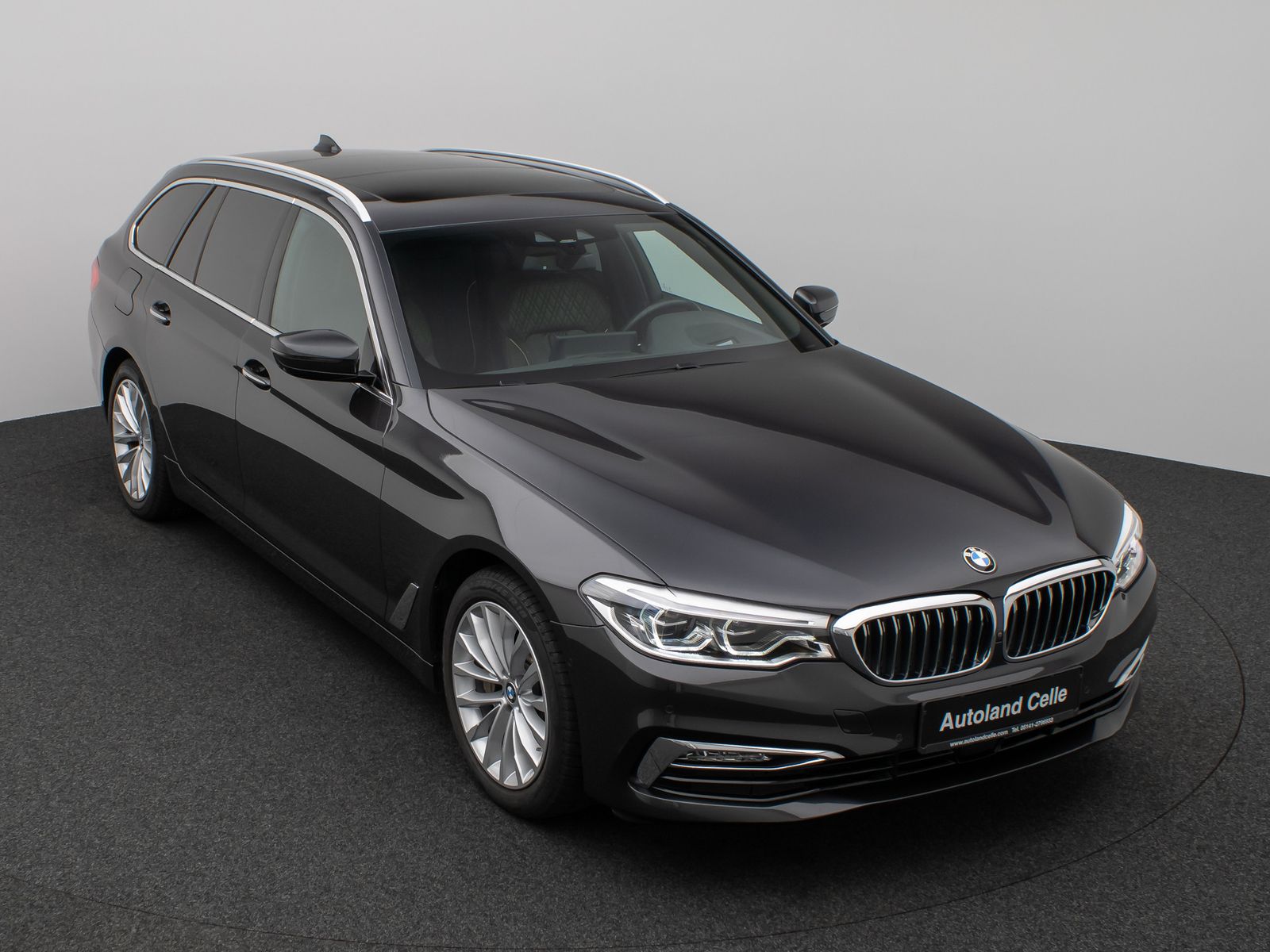 Fahrzeugabbildung BMW 530i xD Luxury Line Panorama 360°HUD H/K Massage