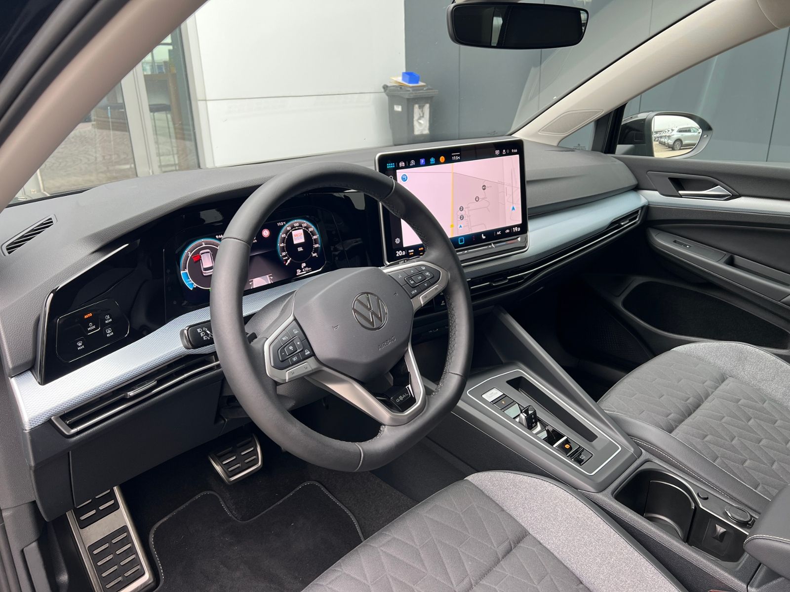 Fahrzeugabbildung Volkswagen Golf VIII Variant GOAL 2.0 TDI DSG *AHK, LED, "P
