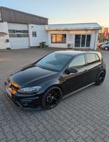 Volkswagen Golf 2.0 TSI DSG 4MOTION R Performance Paket  - gebrauchte Limousinen in Hanau