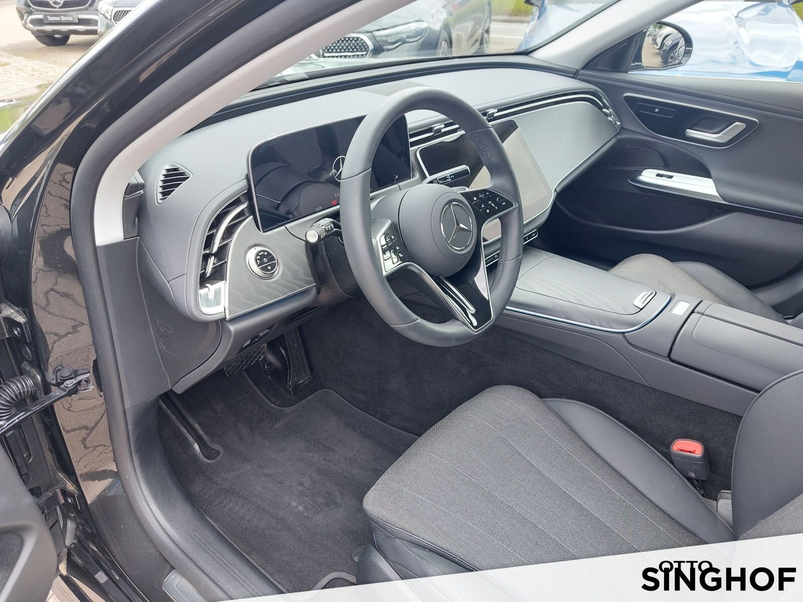 Fahrzeugabbildung Mercedes-Benz E 200 T Avantgarde +AHK+Distronic+Rü Kamera+LED+