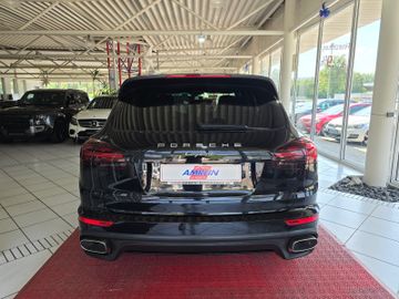 Porsche Cayenne - 6