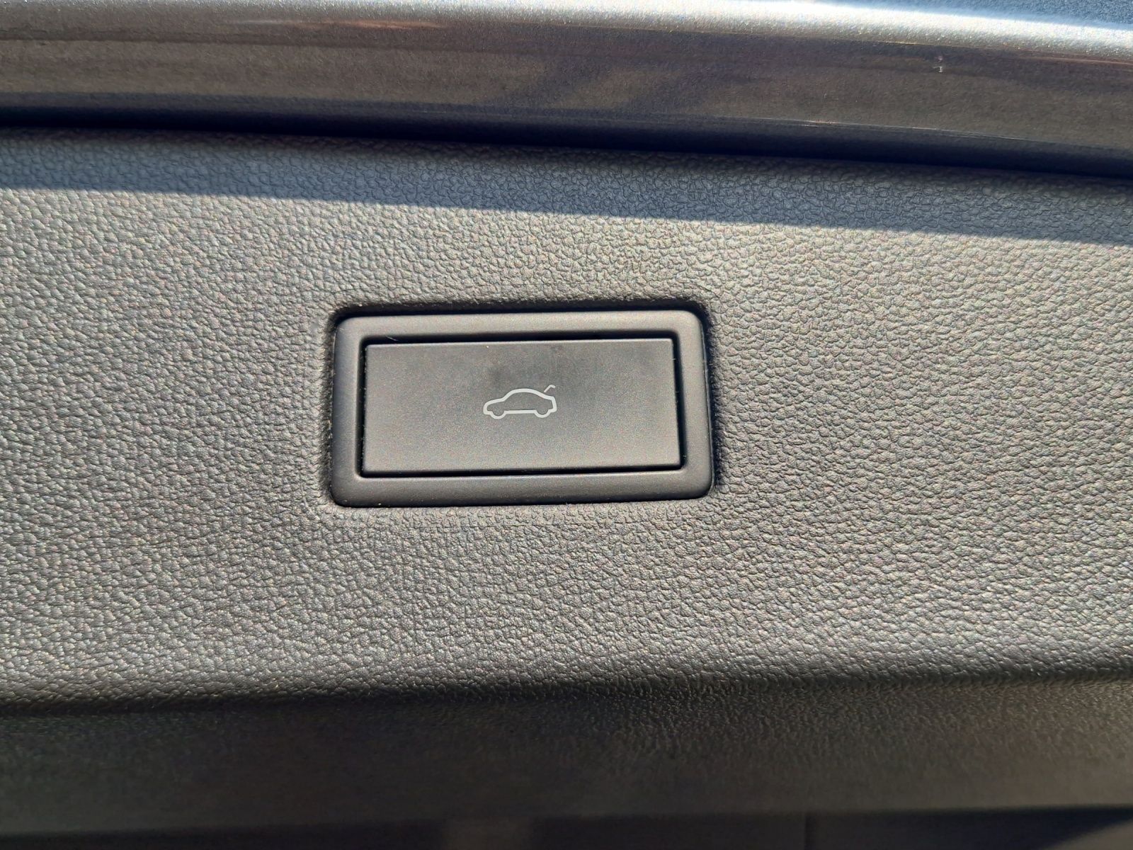 Fahrzeugabbildung Volkswagen Tiguan L 2.0 TDI AHZ MATRIX DSG 4x4 Keyless SH