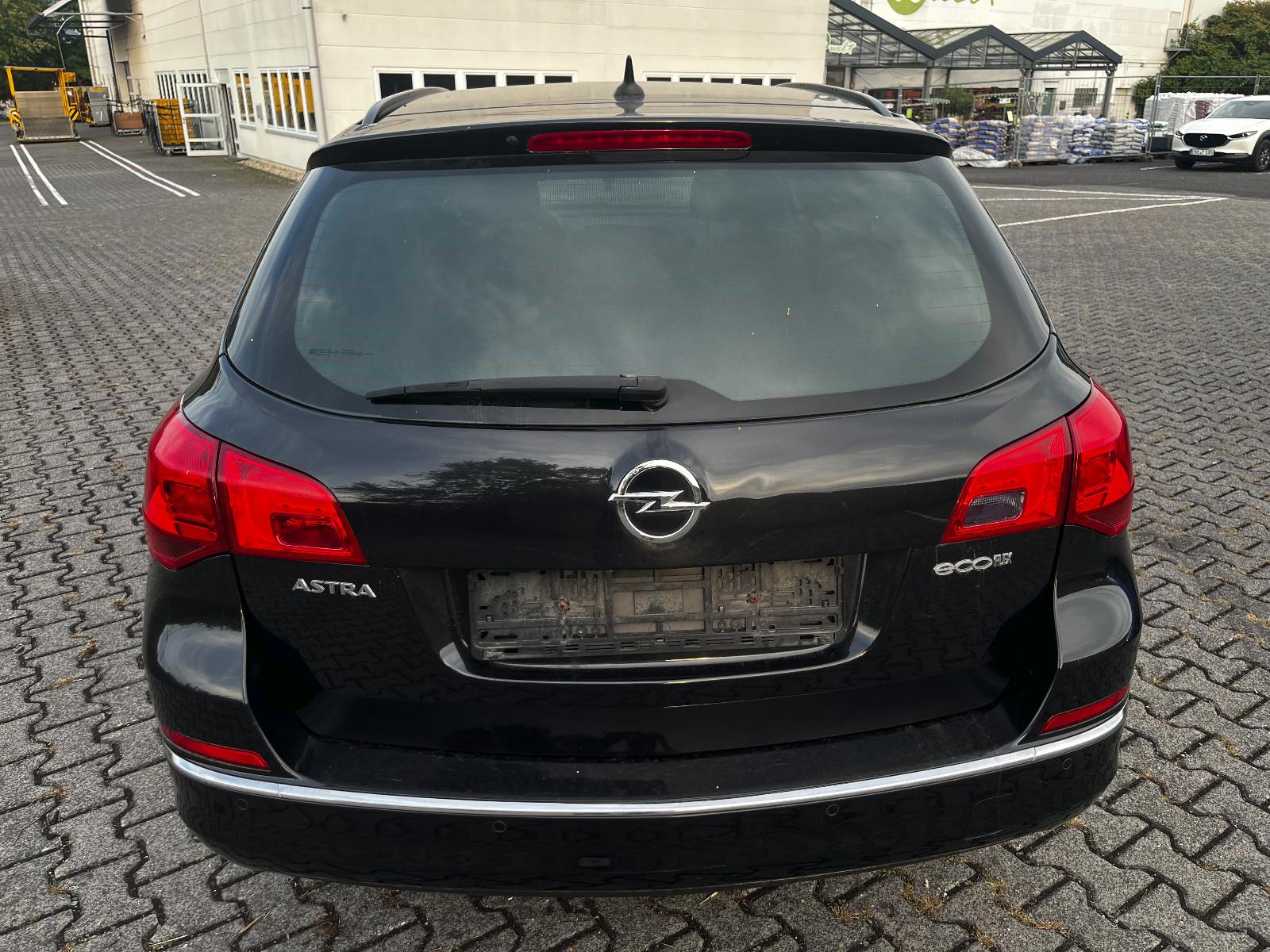 Opel Astra 2015 — photo 8