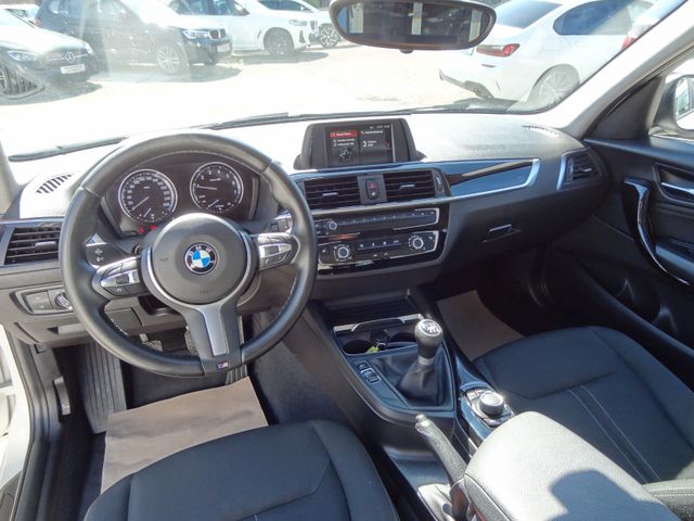 Fahrzeugabbildung BMW 118i/1.Hand/18-Zoll/PDC/57TKM/SitzH/Top-Zustand/