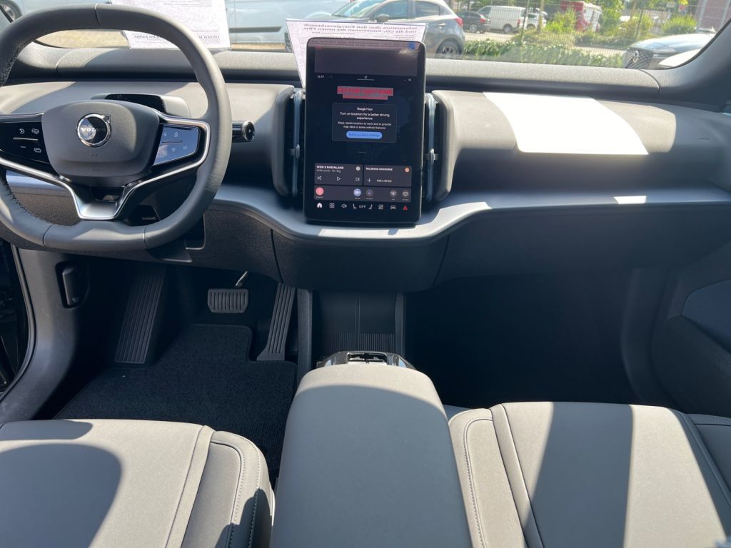 VOLVO EX30 Single Motor Plus,Winter-Paket.Dunkle Verg. VOLVO EX30 Single Motor Plus,Winter-Paket.Dunkle Verg.