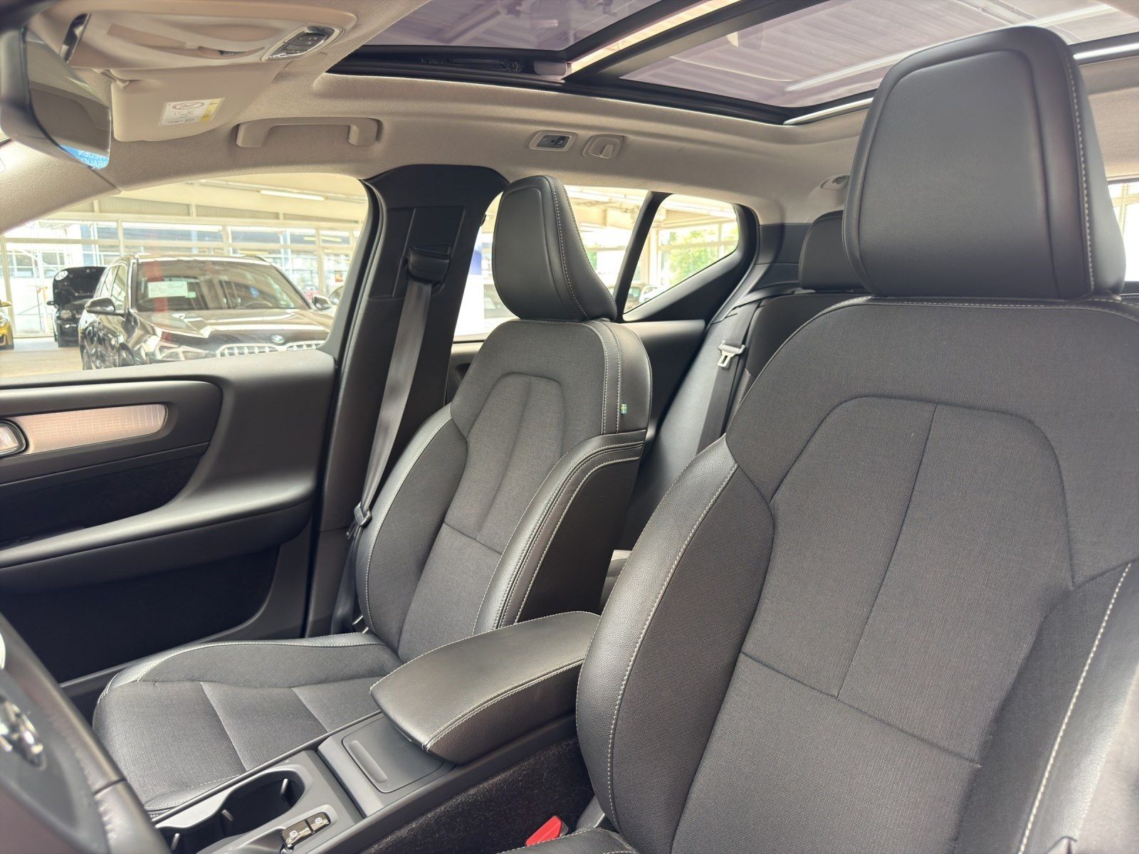 Volvo XC40 T4 Geartronic Momentum Pro Pano CarPlay W foto 18