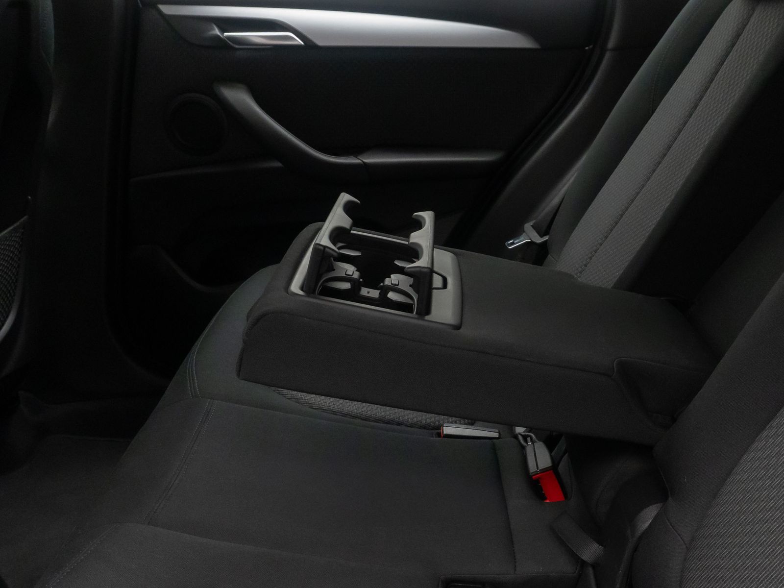 Fahrzeugabbildung BMW X1 xD25e ParkAssist DAB GeschwindigReg Navi LED