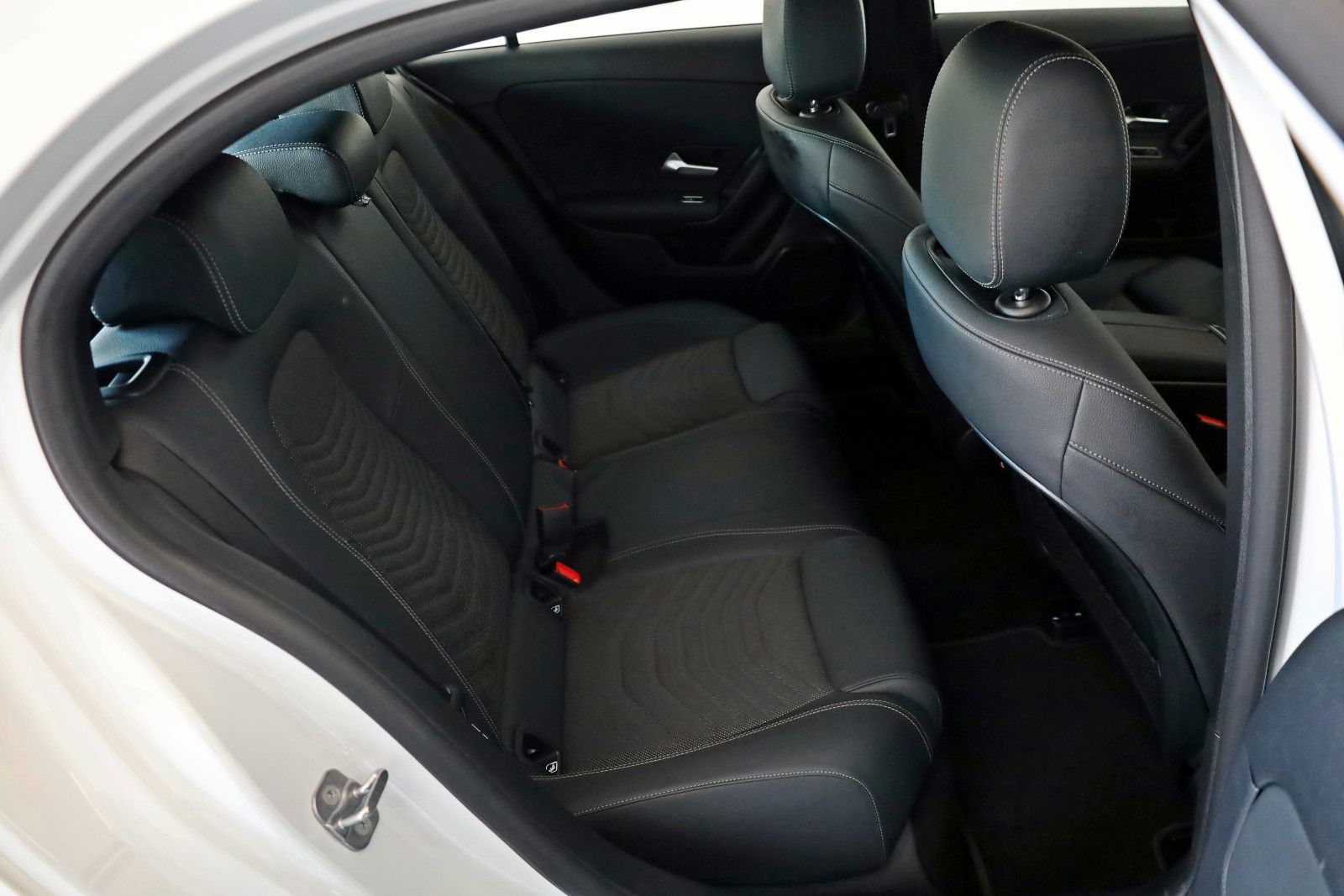 Fahrzeugabbildung Mercedes-Benz A 250 e, T.Leder,Navi,LED,SH,Kamera,FACELIFT !