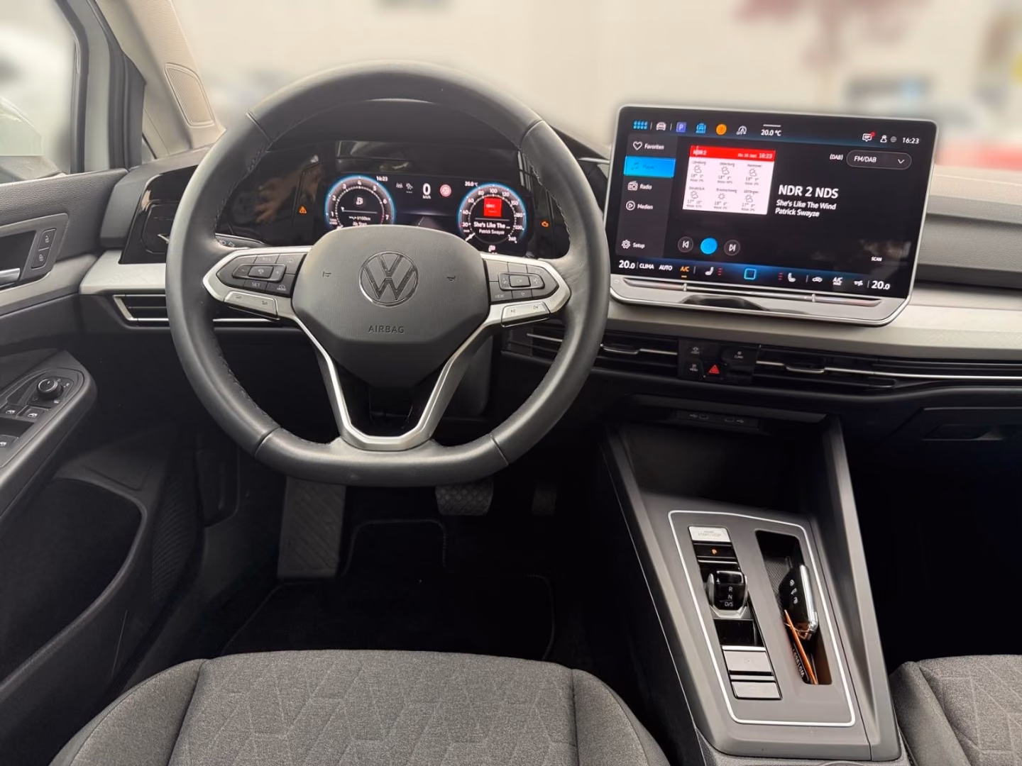 Volkswagen Golf 8 VIII Life 1.5 eTSI ACC Apple CarPlay, миниатюра 17