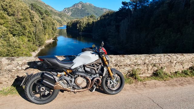 Ducati Monster 1200s, ABS, Öhlins, Alarm, Navi