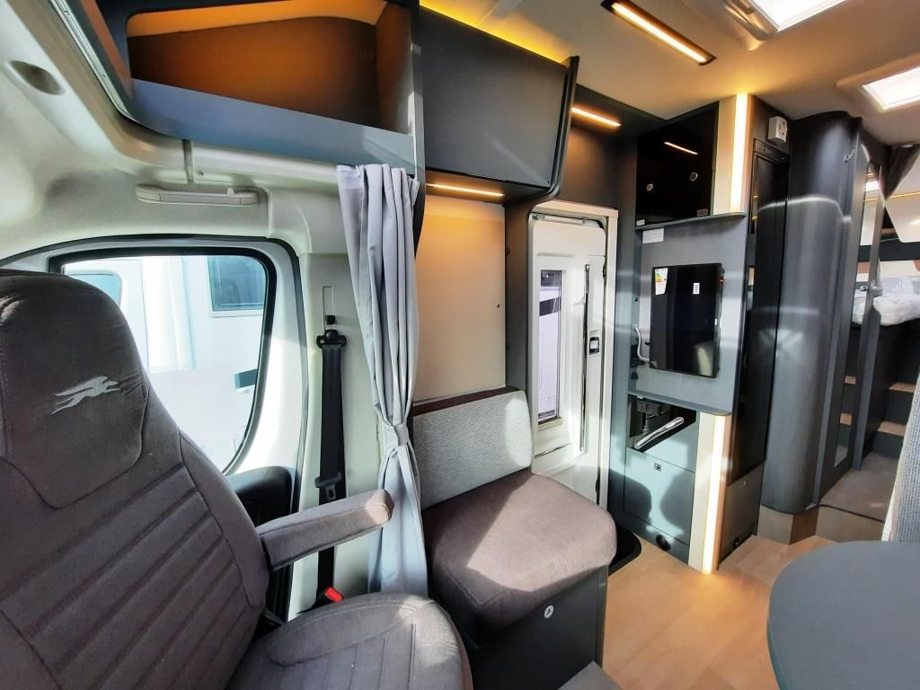 Fahrzeugabbildung Laika Kosmo L 409 Verfüg./Sparen Sie 16.592,- €