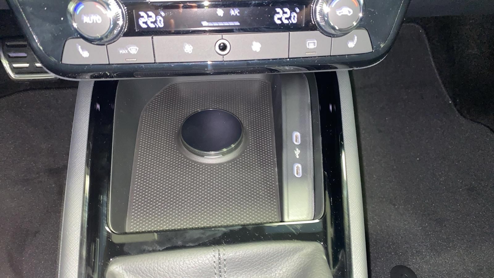 Fahrzeugabbildung SKODA Kamiq Monte Carlo 1.5TSI DSG+AHK+MATRIX+PANO+ACC
