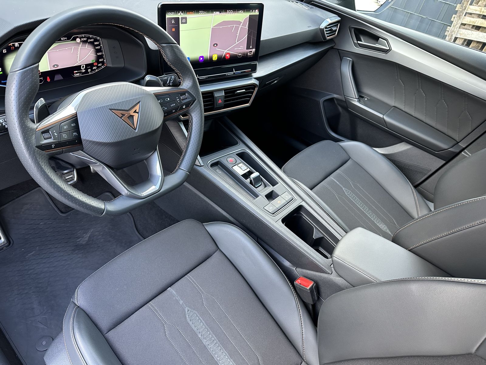 Fahrzeugabbildung CUPRA Leon Sportstourer 1.4 VZ e-Hybrid NAV+LED+VC+KAM