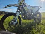 Husqvarna TE 300 i  - HUSQVARNA TE 300
