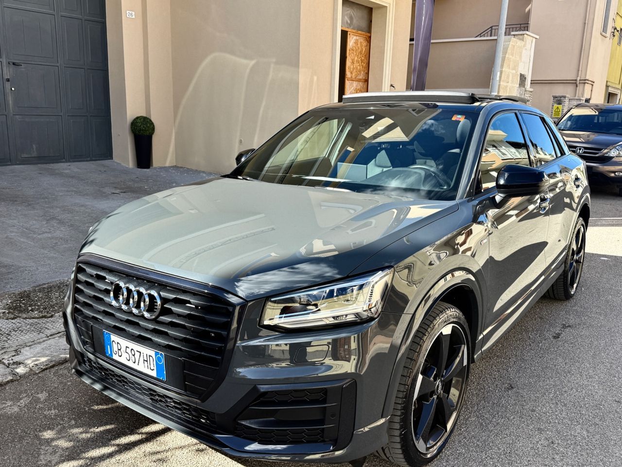 Audi Q2 35 TDI 2.0 Identity Black TETTO APRIBILE imagem 2