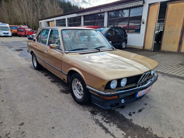 BMW 520i / E12 /6 Zylinder