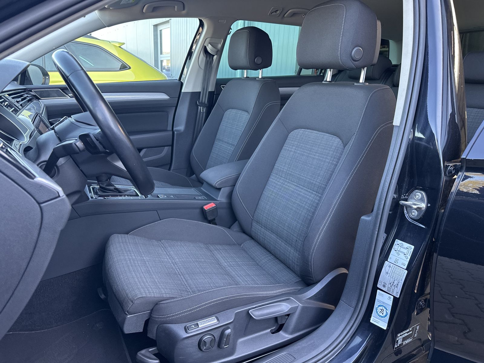 Fahrzeugabbildung Volkswagen Passat Variant 2.0 TDI DSG Business NAV+LED+KAM