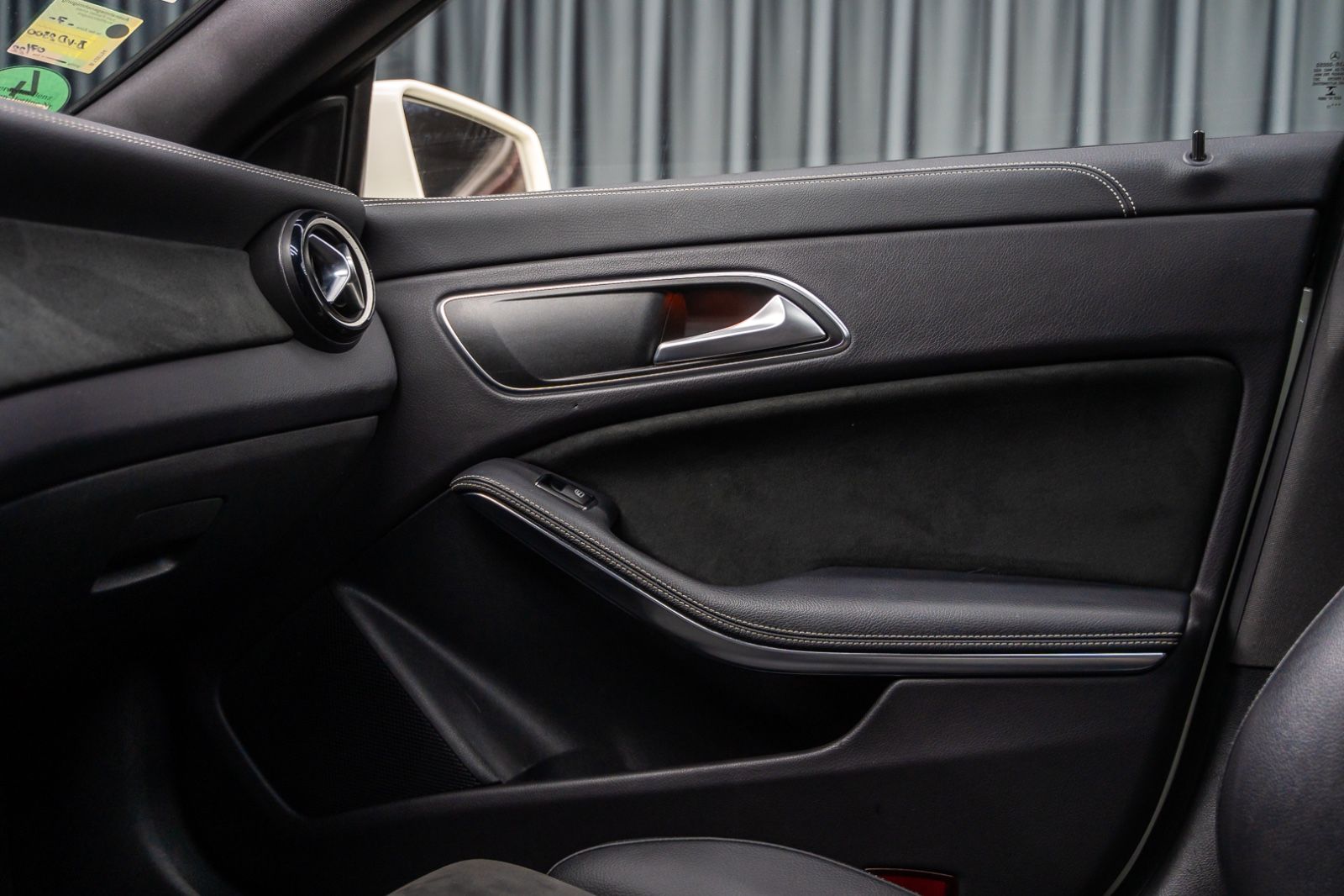 Fahrzeugabbildung Mercedes-Benz CLA 180 Shooting*AMG*Panorama*Keyless*PEAK*BSNS*