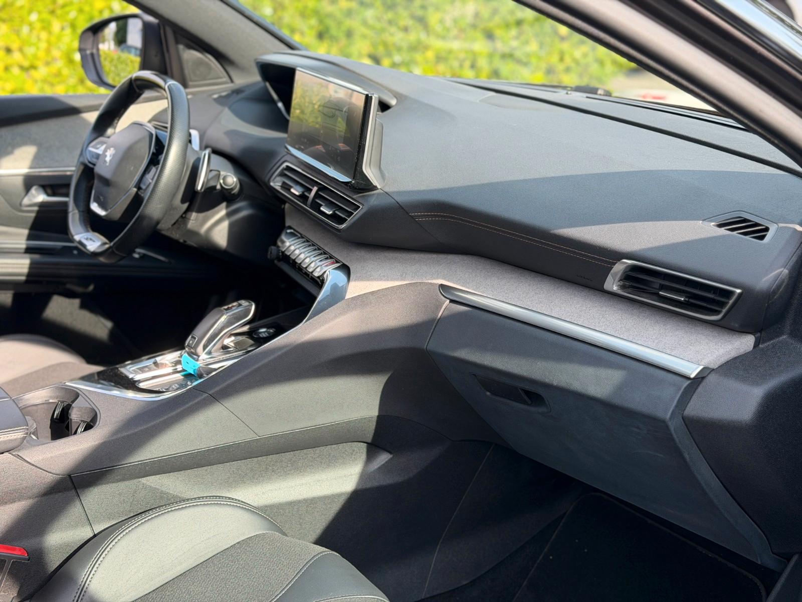 Peugeot 3008 GT Garantie*Pano*1.Hand*180°Keyless*Navi*