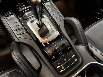 Porsche Cayenne - 7
