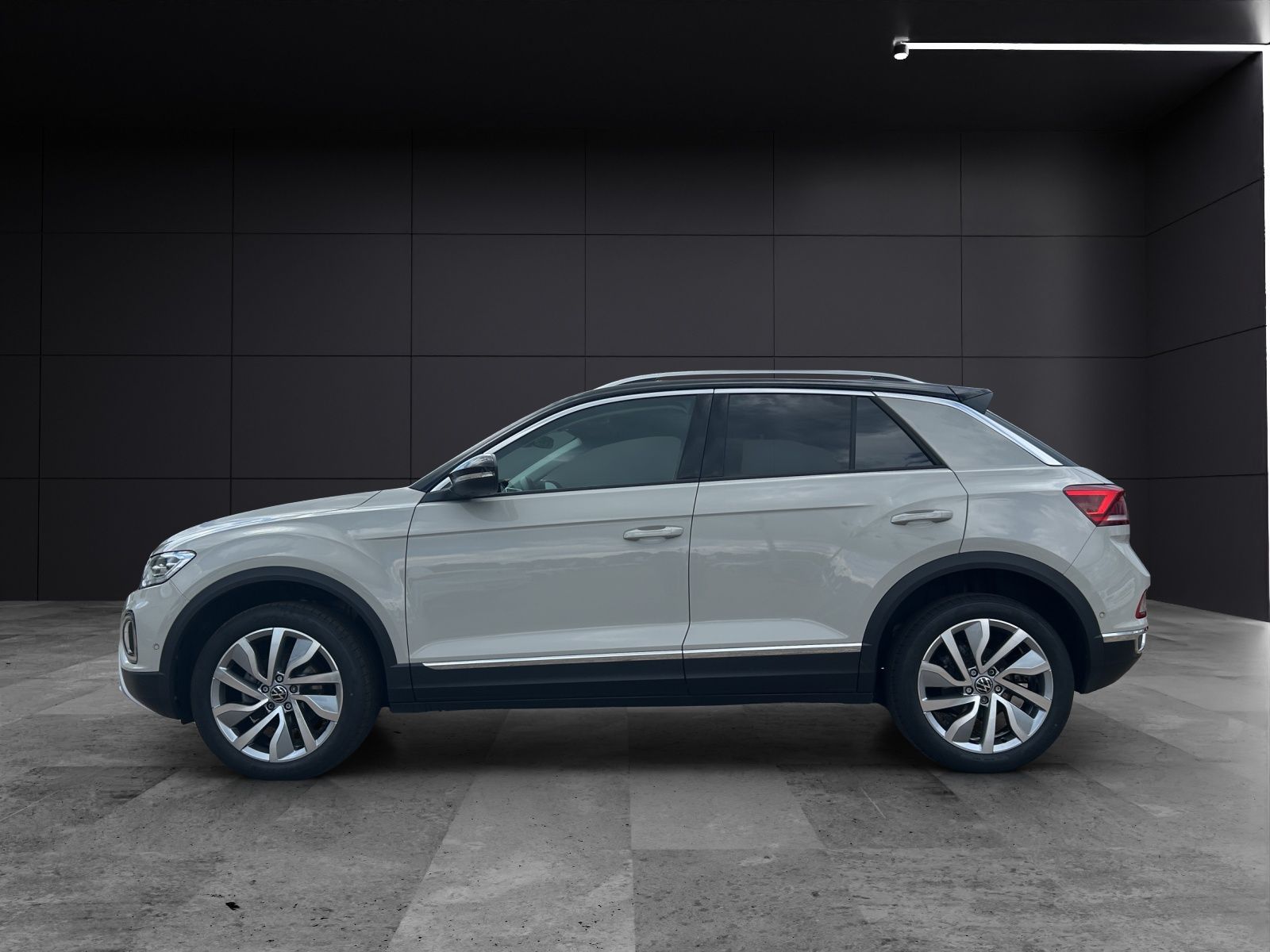 Fahrzeugabbildung Volkswagen T-Roc TSI Style DSG LEDplus CarPlay AID ACC RFK