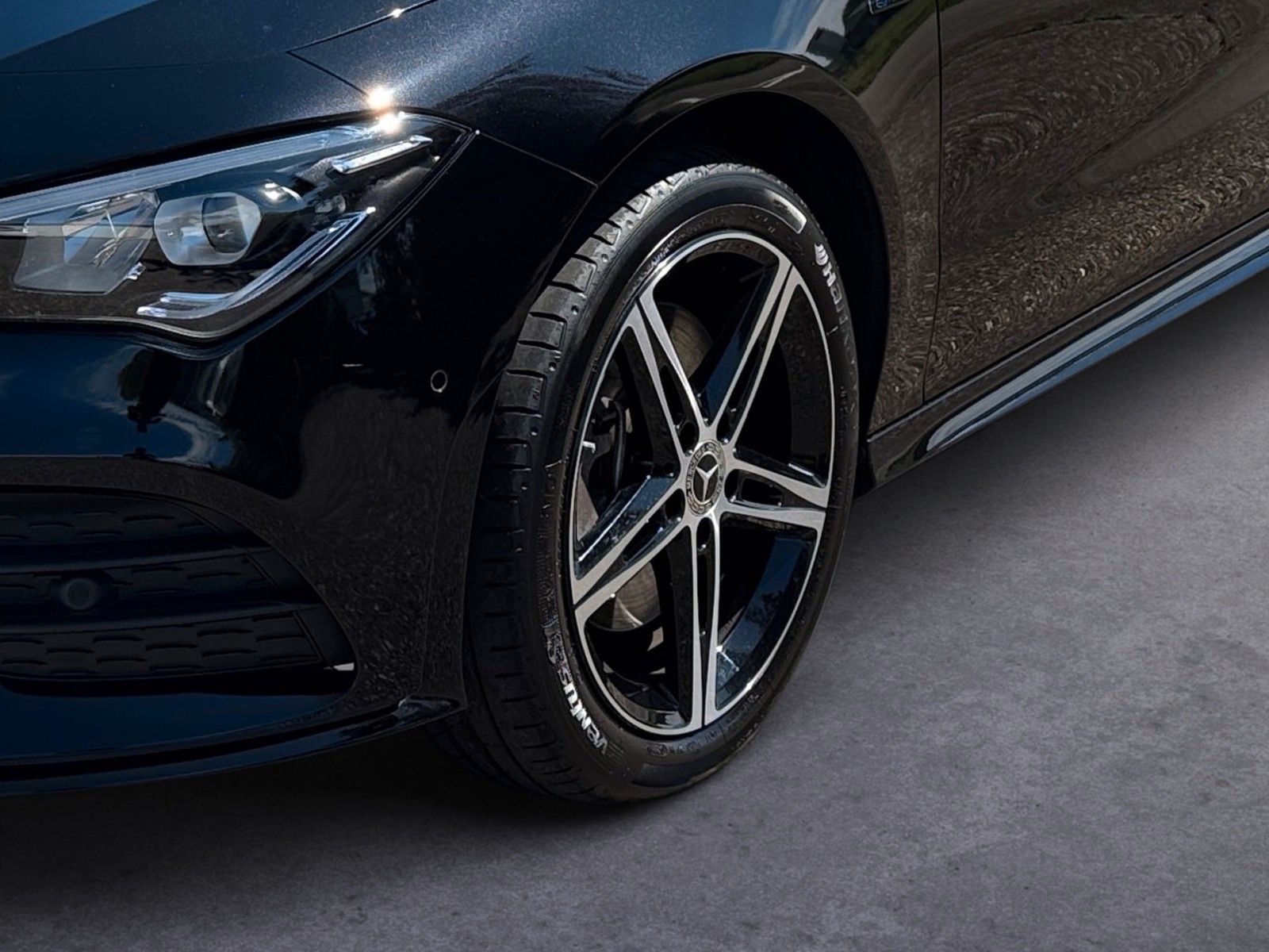 Fahrzeugabbildung Mercedes-Benz CLA250e Shooting Brake AMG Line