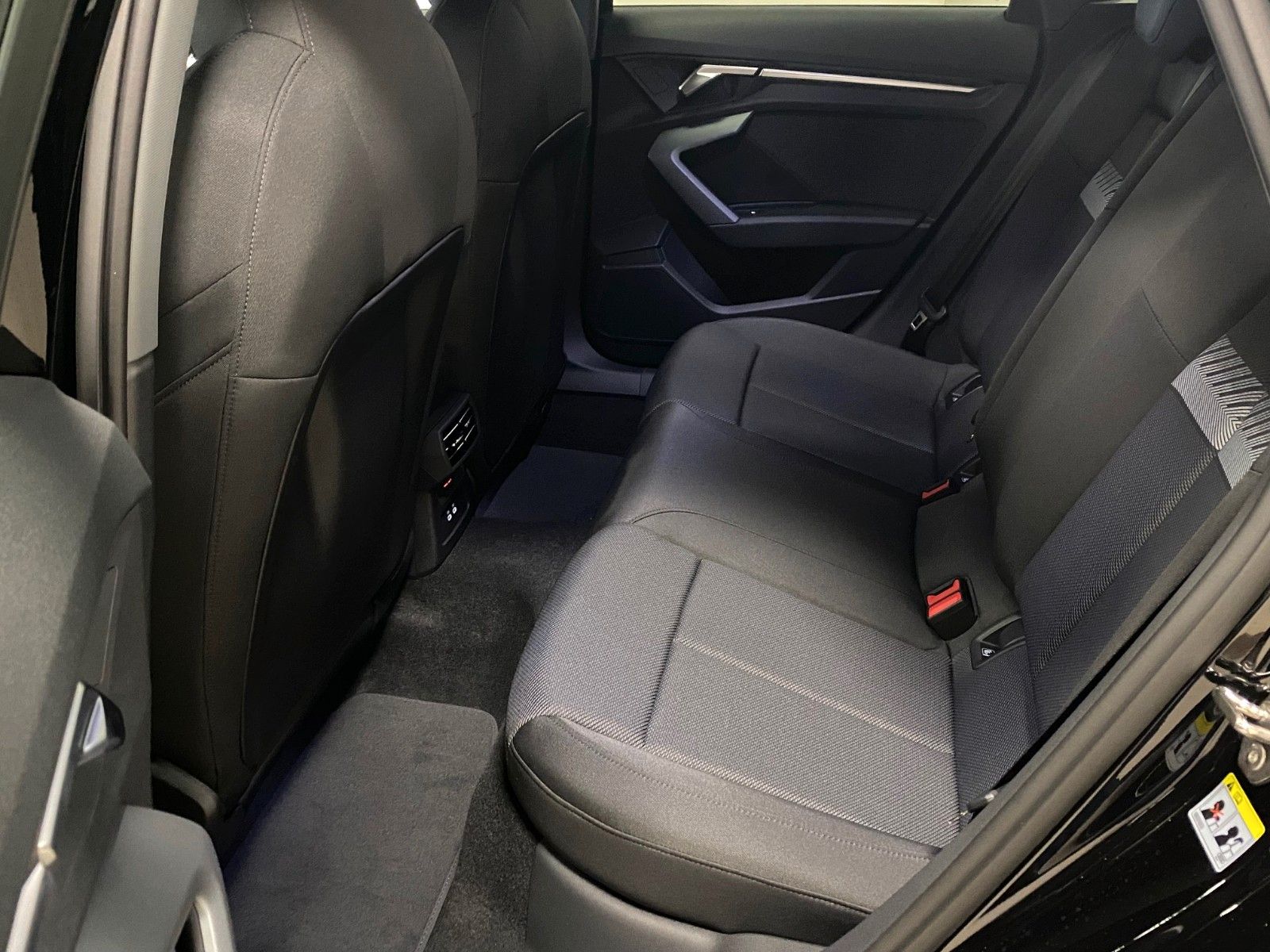 Fahrzeugabbildung Audi A3 35 TFSIadvanced Sportback+ACC+4Jahre GARANTIE