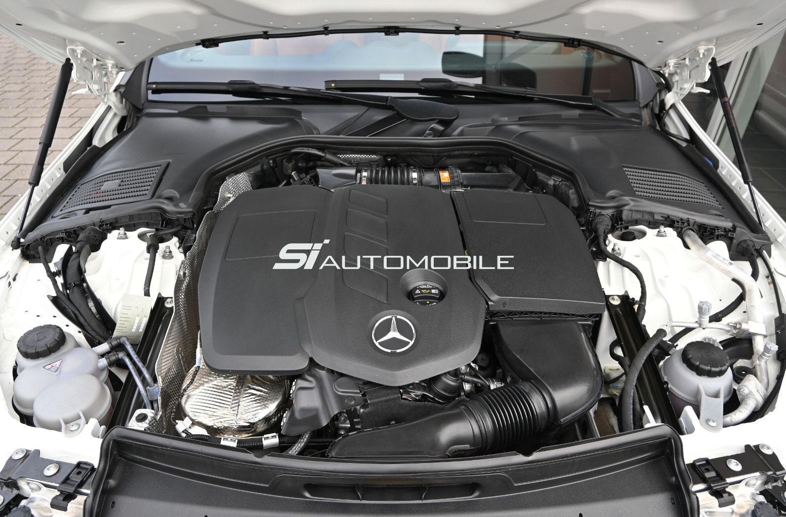 Fahrzeugabbildung Mercedes-Benz C 200 d T Avantgarde °Night Pak°AHK°ILS°360°KAM