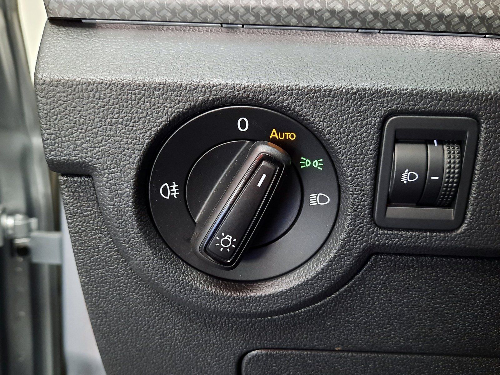 Fahrzeugabbildung Volkswagen T-Cross Move TSI *Navi*Einparkh.*Sitzhzg*App-Con