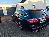 Mercedes-Benz Mercedes E klasse 220d mit Garantie - Mercedes-Benz E 220 mit Diesel-Antrieb: Blau