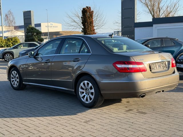 Mercedes-Benz E 300 Limousine CDI BlueEfficiency