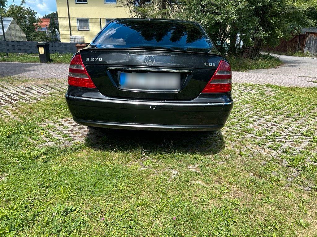 Mercedes-Benz E 270