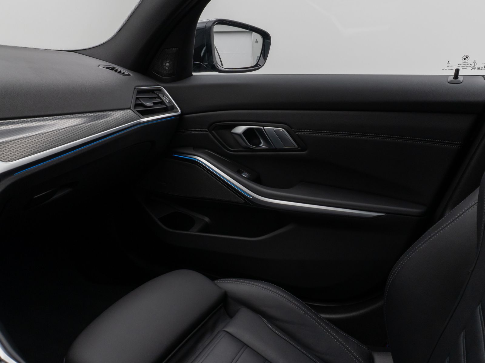 Fahrzeugabbildung BMW 330e xD M Sport Pro Kamera HUD DAB H/K Stop&Go