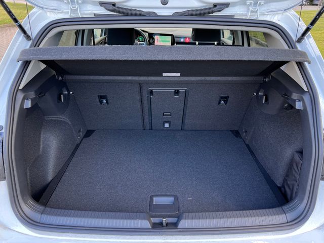 Golf VIII Active 2.0 TDI LED TRAVEL PDC