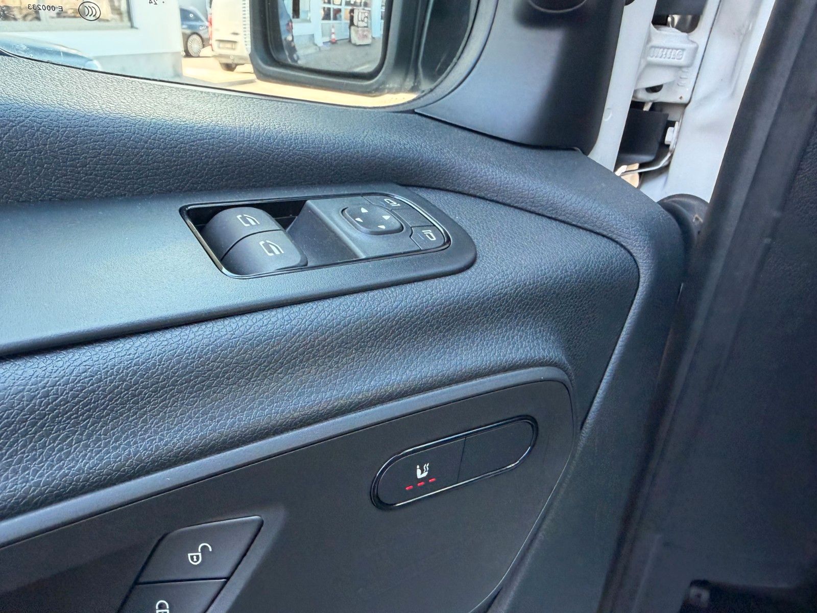 Fahrzeugabbildung Mercedes-Benz Sprinter 515 CDI DoKa 3-Seiten-Kipper