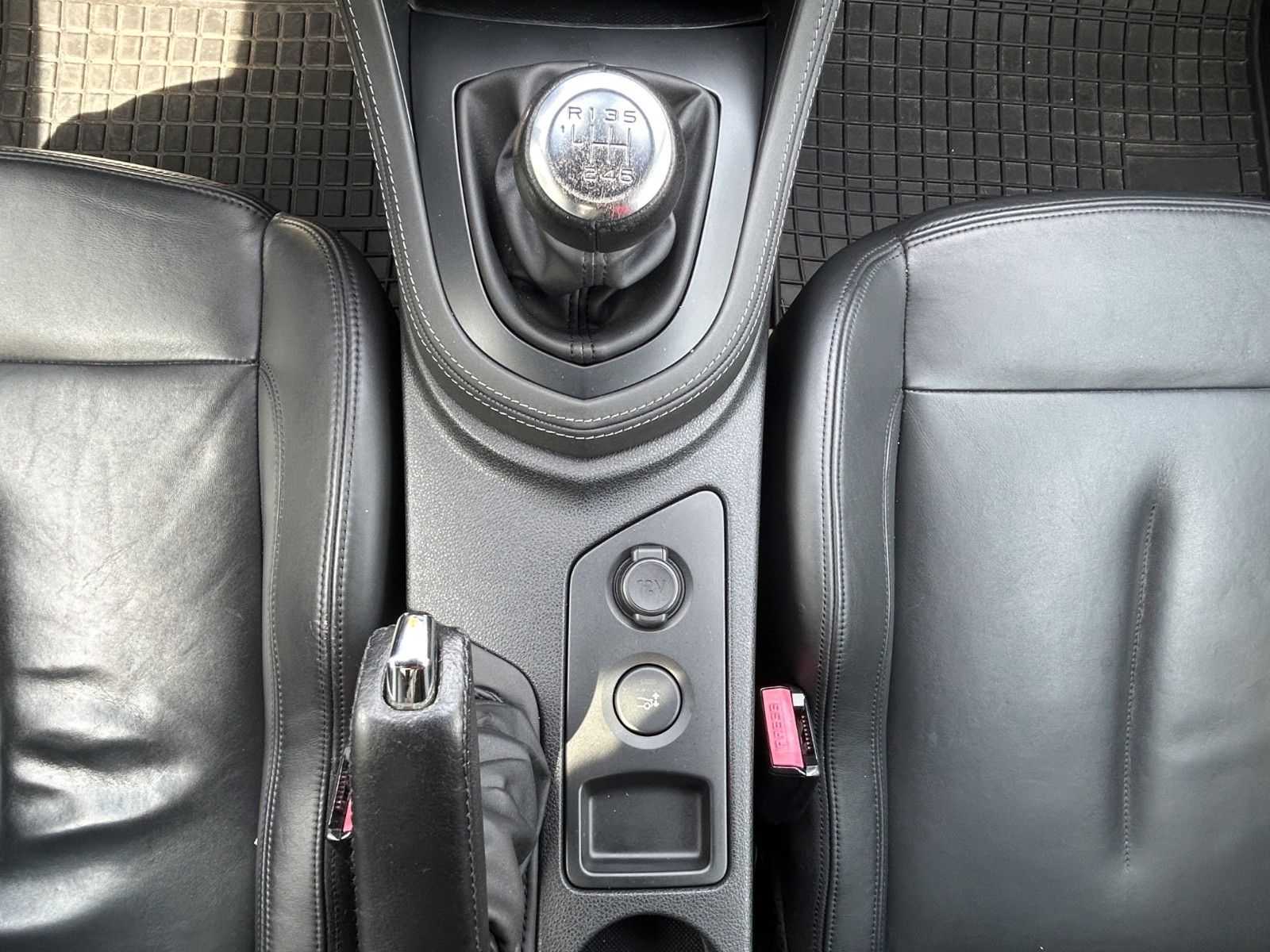 Fahrzeugabbildung Peugeot RCZ 200 Klimaaut/el Ledersitze/Shz/Xenon/
