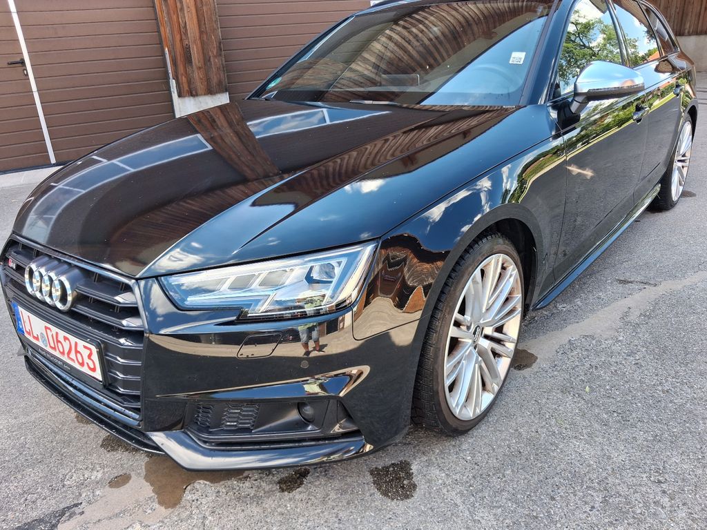 Audi S4