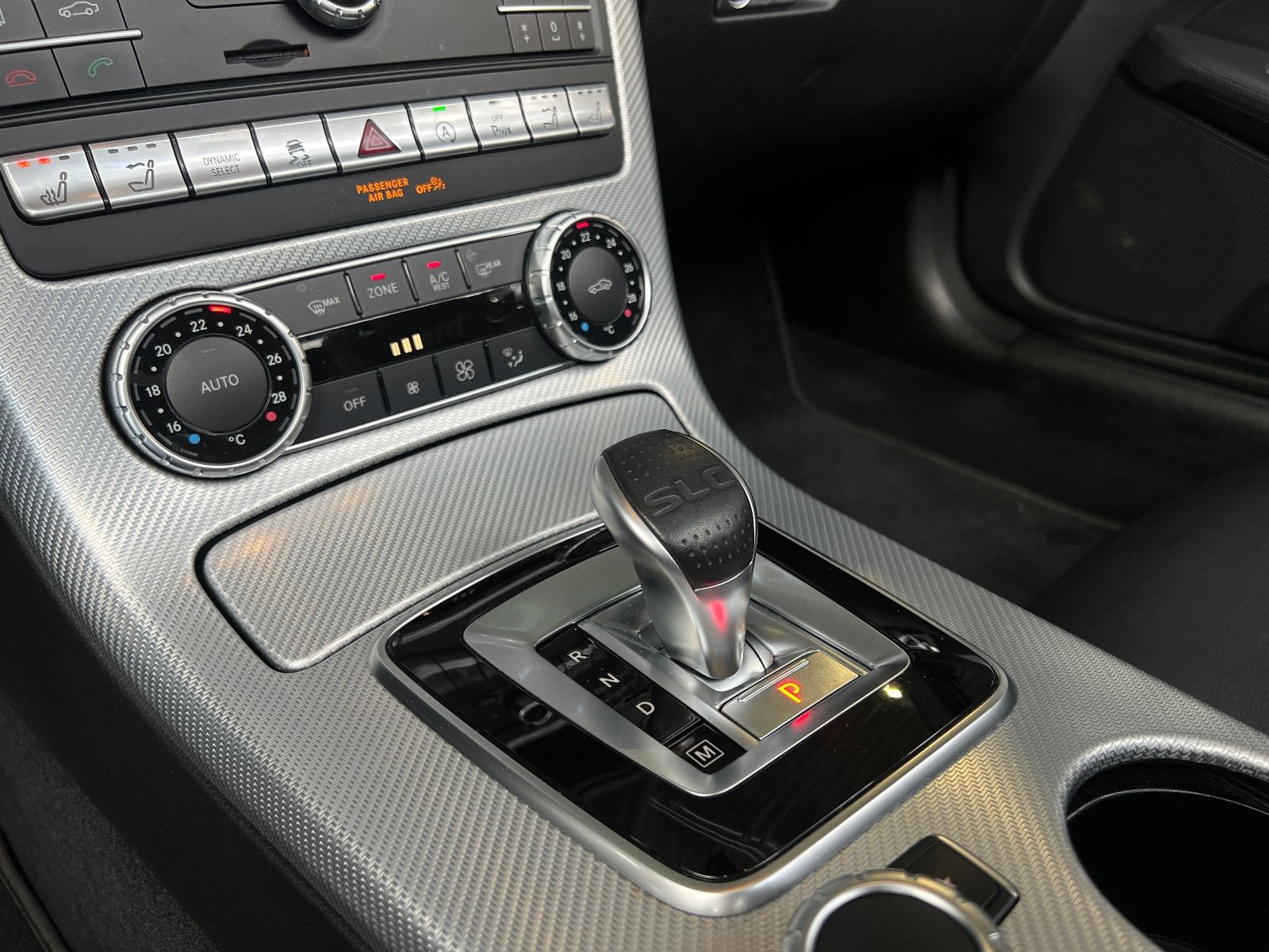 Fahrzeugabbildung Mercedes-Benz SLC 200 KLIMA LED NAVI ALU AIRSCARF