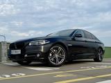 BMW 525d LCI LED HUD Leder SitzHeiz/SitzLü Glasdach - BMW 525 in Oldenburg