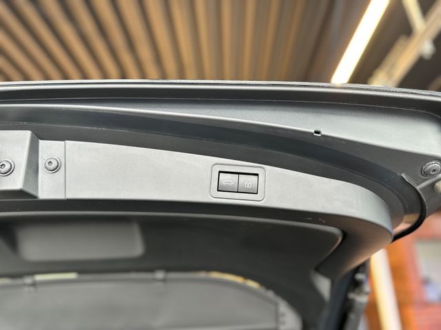 Toyota Corolla Touring Sports GR Sport Black Edition