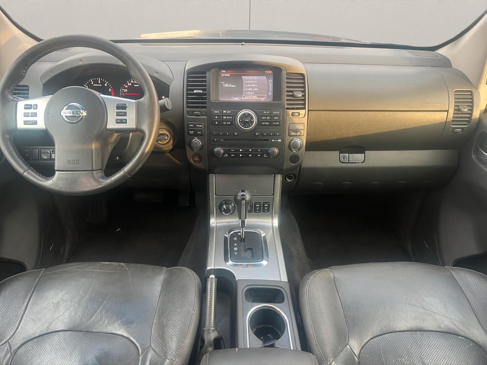 NISSAN NAVARA 3.0 V6 DCI 231 CH 4X4 DOUBLE CAB LE BVA – CUIR – TOIT OUVRANT – BOSE – CAMÉRA