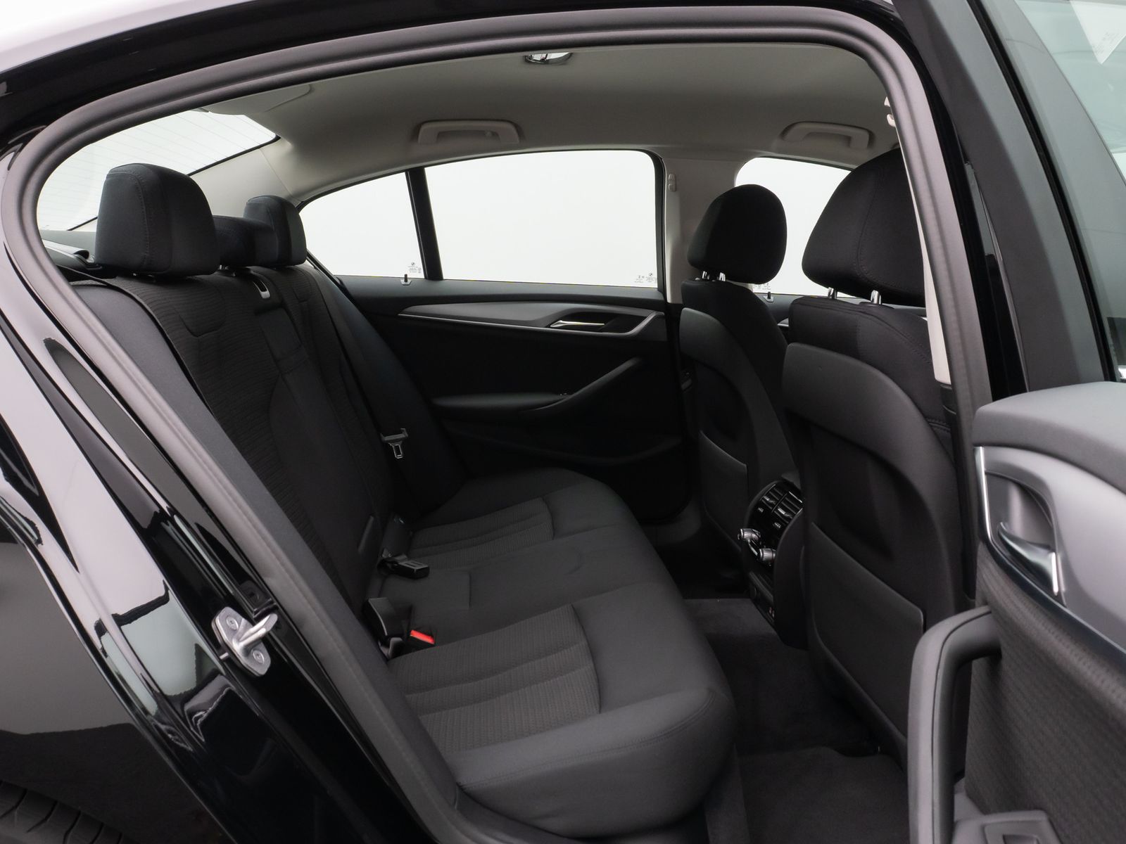 Fahrzeugabbildung BMW 520e Kamera DAB Sport Klima-4Zonen Alarm ParkAss