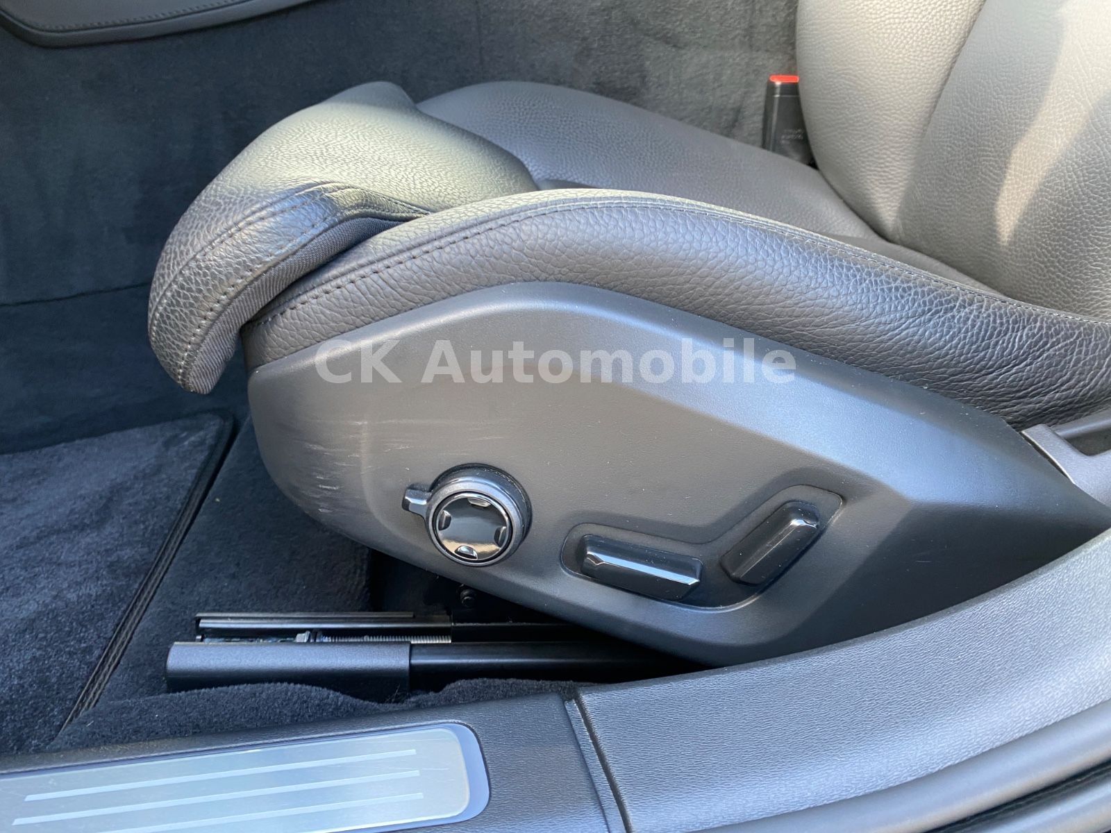 Fahrzeugabbildung Volvo V90 B5 Ultimate Dark AWD/BLIS/Pano/Head-Up/AHK