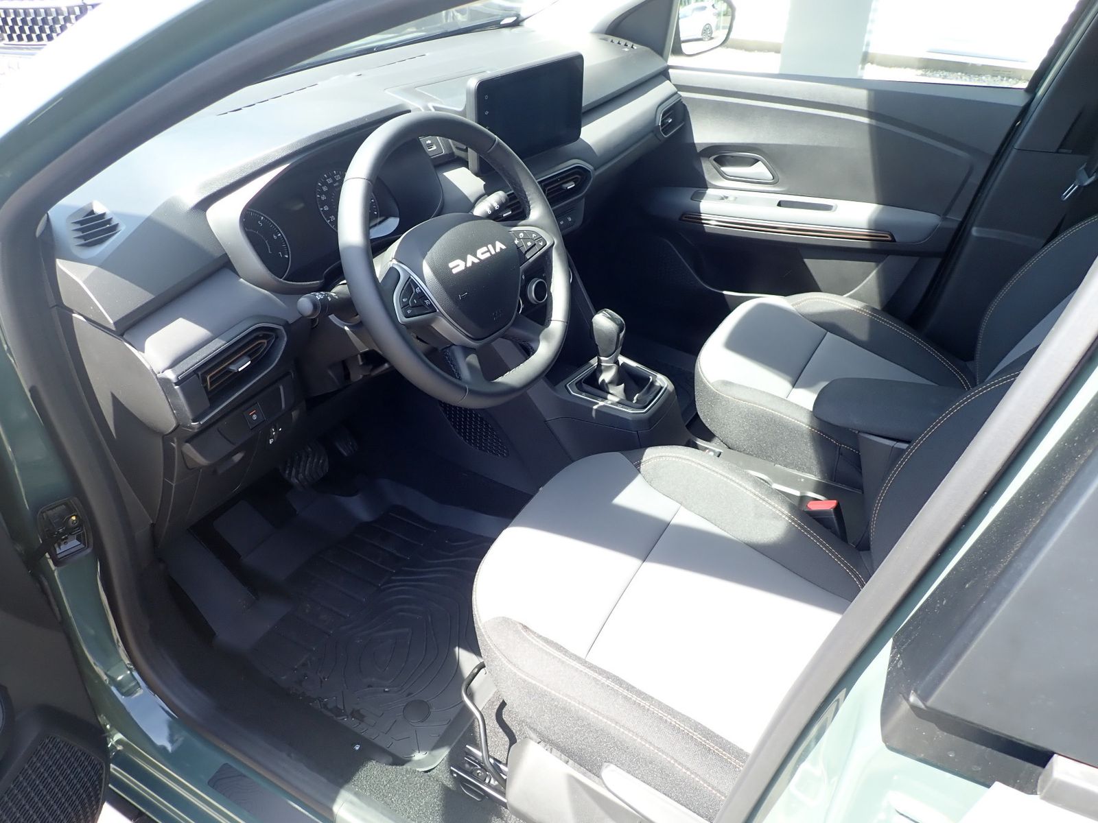 Fahrzeugabbildung Dacia Sandero STEPWAY TCe 90 CVT EXTREME/AUTOMATIK/SHZ