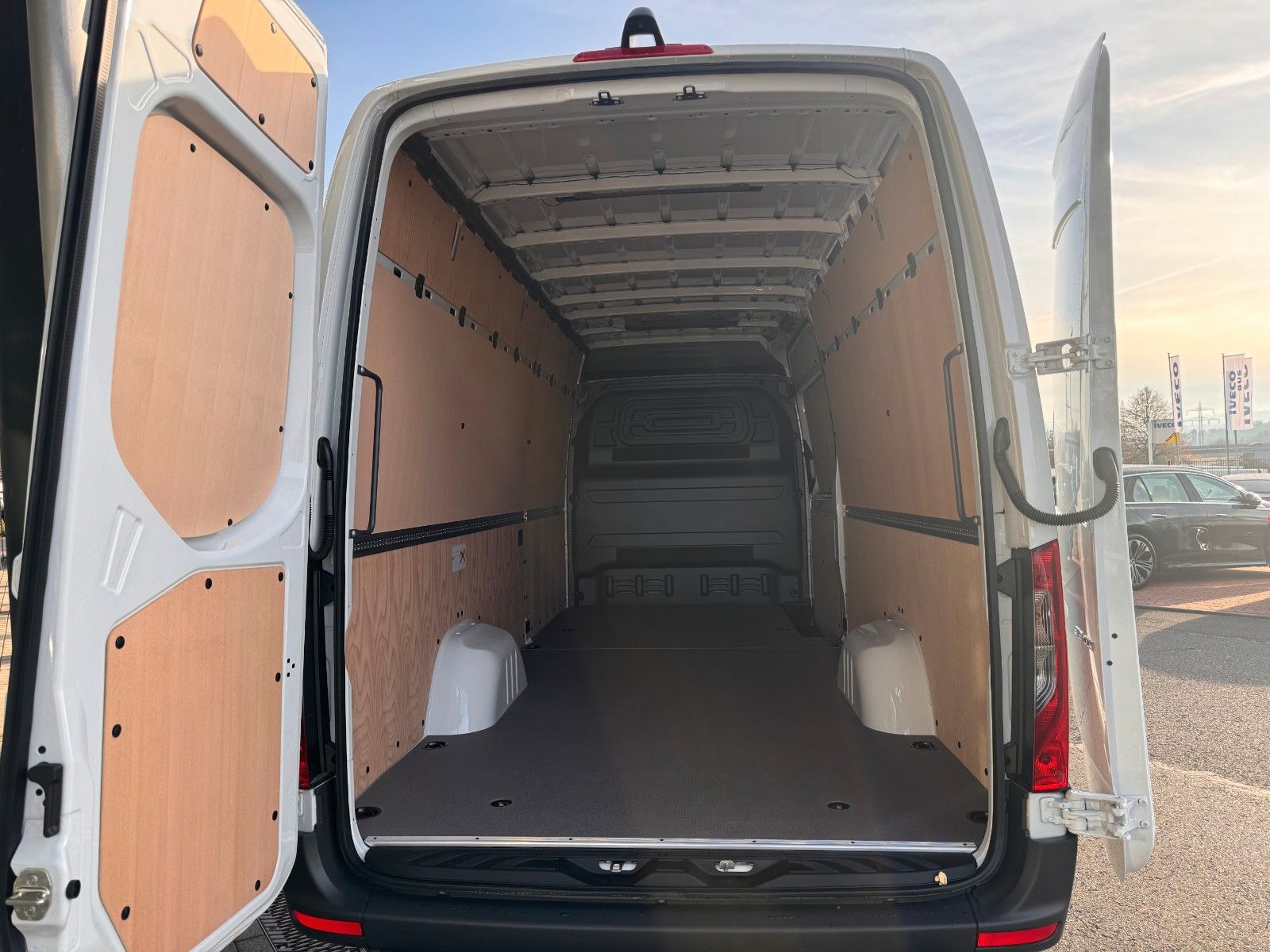 Fahrzeugabbildung Mercedes-Benz Sprinter 319 CDI 4325 Klima Kamera AHK
